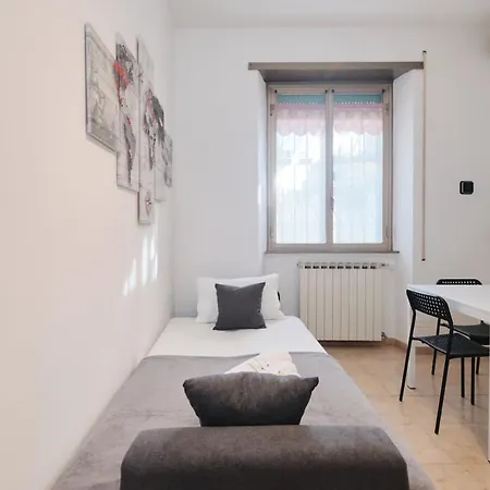Modern Comfort & Private Patio 5 Min To Metro C * Rzym